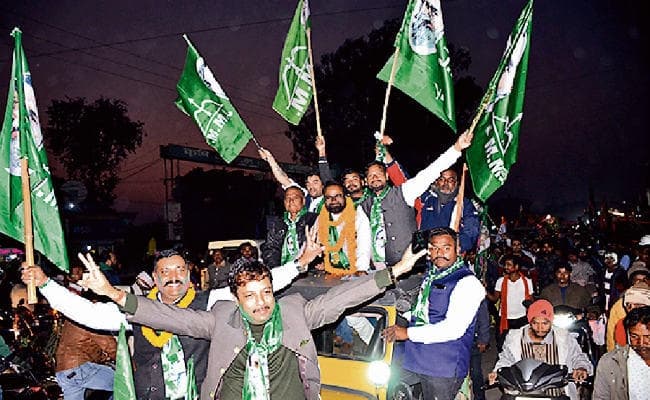 लोस चुनाव बाद गिरी केंद्र सरकार की लोकप्रियता