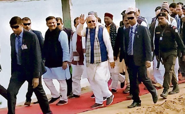 हरियाली यात्रा : मोकामा और सूर्यगढ़ा पहुंचे सीएम, बोले- जल-हरियाली है, तभी जीवन है