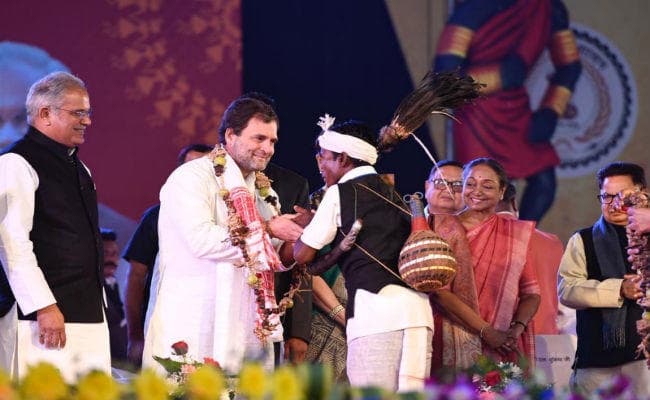 छत्तीसगढ़: जब राष्ट्रीय आदिवासी नृत्य महोत्सव में मांदर की थाप में थिरके राहुल गांधी, देखें VIDEO