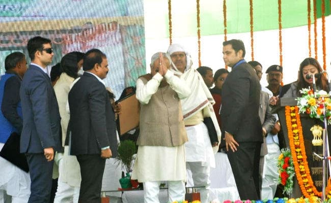 जल जीवन हरियाली यात्रा के पांचवें चरण में बक्सर पहुंचे CM नीतीश, कहा- न्याय के साथ विकास हमारा लक्ष्य