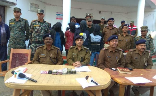 बच्चे को अगवा कर फिरौती मांगने वाले अपराधियों को पुलिस ने धर दबोचा, पैसे व बाइक बरामद