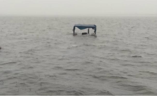 नशे में धुत चालक ट्रैक्टर लेकर कोयला नदी में घुसा, पानी में डूबकर हुई मौत