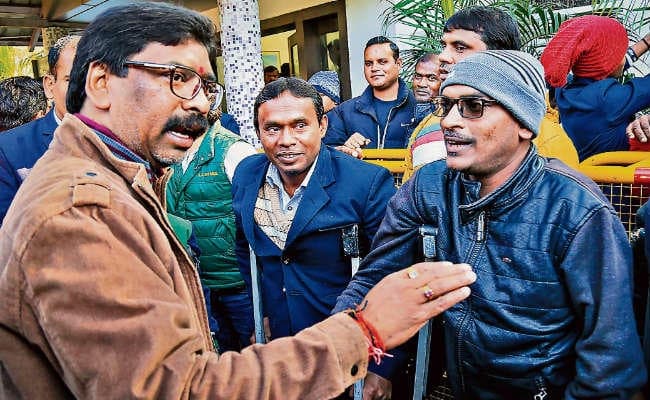 रांची : भावुक हुए हेमंत सोरेन, लोगों से की अपील- बुके नहीं बुक करें भेंट