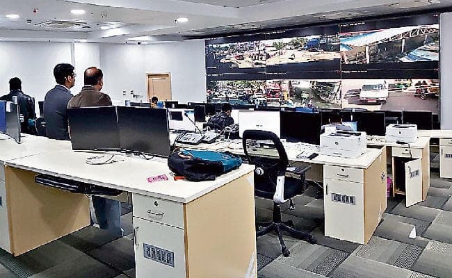 रांची: स्मार्ट सिटी कॉरपोरेशन के सीइओ ने सेंटर का किया निरीक्षण, सड़कों की हर गतिविधि पर रखी जायेगी नजर