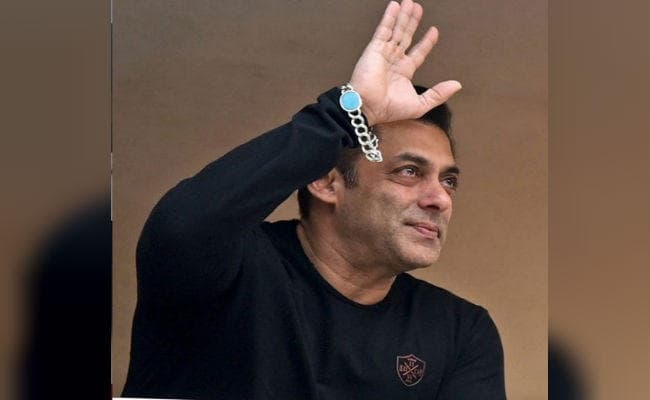 फैंस का प्‍यार देख भावुक हुए सलमान खान, छलके आंसू