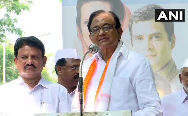 चिदंबरम ने सेना प्रमुख पर साधा निशाना, कहा- सेना का काम देखें, राजनीति हमें करने दें