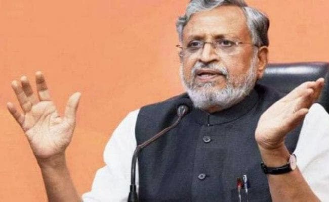 फर्जी निबंधन व रिटर्न दाखिल नहीं करनेवालों के खिलाफ सख्त कार्रवाई : सुशील मोदी