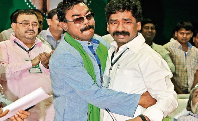 .....जब झामुमो के कार्यकारी अध्यक्ष बने, तो रो पड़े थे हेमंत सोरेन