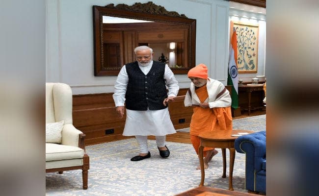 कर्नाटक: पीएम मोदी के आध्यात्मिक गुरू और पेजावर मठ के प्रमुख विश्वेश तीर्थ स्वामी का निधन