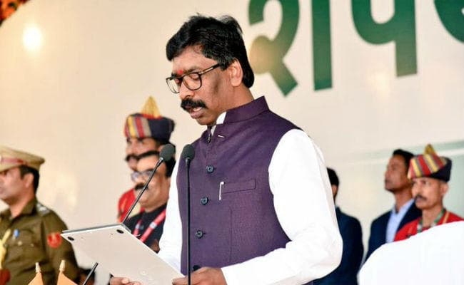 खाली वक्त में नेट सर्फिंग और फिल्म देखना झारखंड के नये मुख्‍यमंत्री हेमंत सोरेन को है पसंद