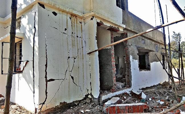 खूंटी में माओवादियों ने निर्माणाधीन स्वास्थ्य उपकेंद्र को विस्फोट से उड़ाया