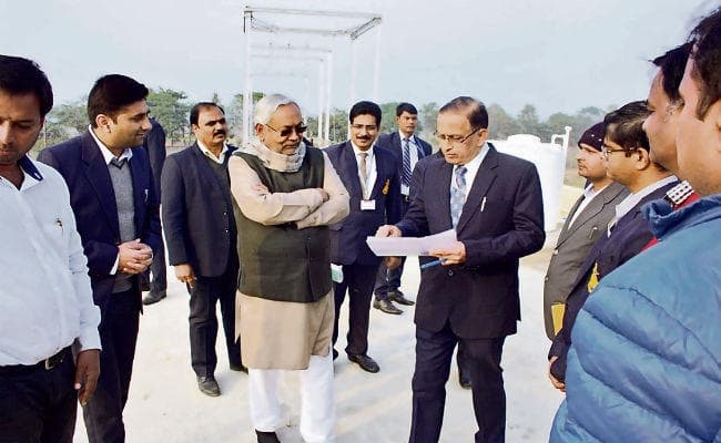 नालंदा : मुख्यमंत्री पहुंचे आयुध निर्माणी, भरे जलाशयों को देख की सराहना