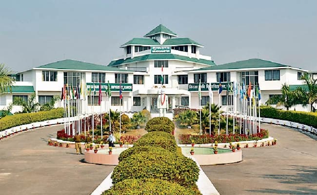 BAU Examination: 9 दिसंबर को बीएयू की प्रवेश परीक्षा, आज से डाउनलोड होगा एडमिट कार्ड, ऐसे होगा इंट्रेंस टेस्ट