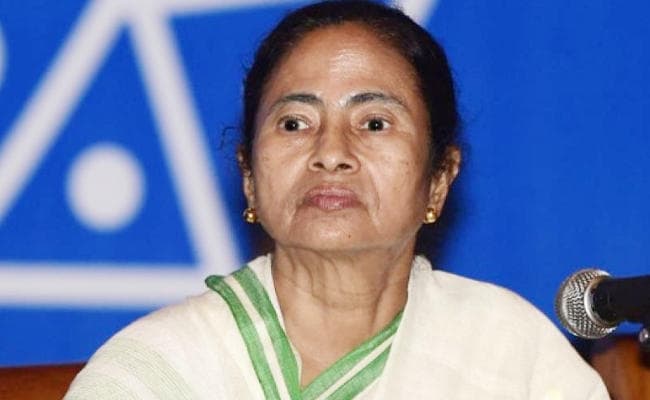 कोलकाता : महिलाओं के अधिकार के नाम पर धर्म की राजनीति बर्दाश्त नहीं