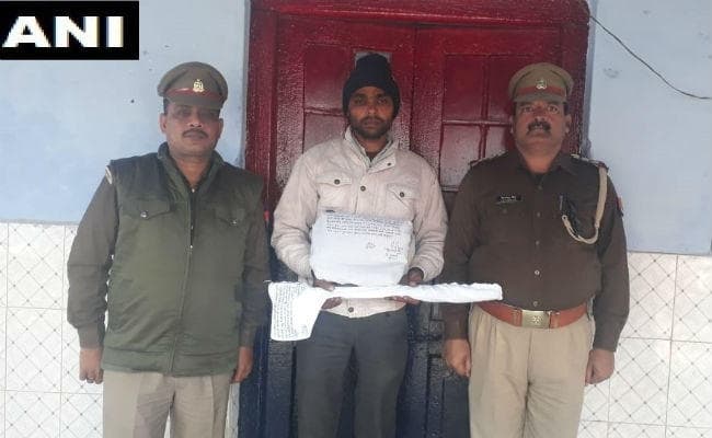 बुलंदशहर हिंसा : पुलिस निरीक्षक पर हमला करने वाला व्यक्ति गिरफ्तार