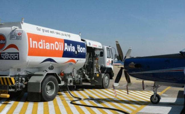 पेट्रोल-डीजल से भी सस्ता हो गया हवाई जहाज में लगने वाला ईंधन एटीएफ, कीमत में 14 फीसदी से भी अधिक कटौती