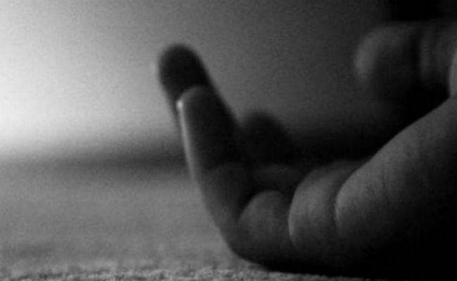 फोन पर बात कर रहा युवक पांचवीं मंजिल से गिरा, मौत