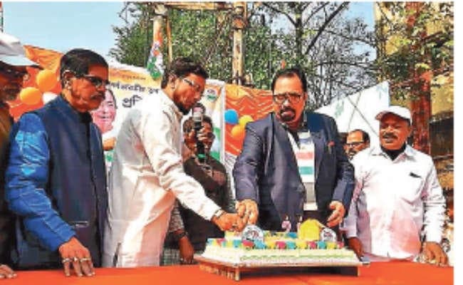 आसनसोल: ममता का लगाया पौधा बना बरगद का पेड़, कार्यालयों में फहराये गये पार्टी झंडे, संगठन मजबूती का संकल्प