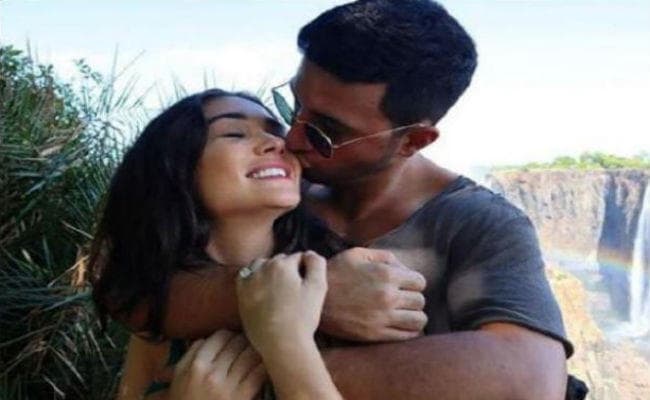 New Year के पहले दिन रजनीकांत की इस एक्ट्रेस ने की ब्वॉयफ्रेंड से सगाई, शेयर की ऐसी फोटो