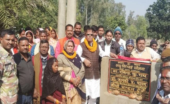 विधायक जानकी यादव ने बरकट्ठा में किया विकास योजना का शिलान्यास