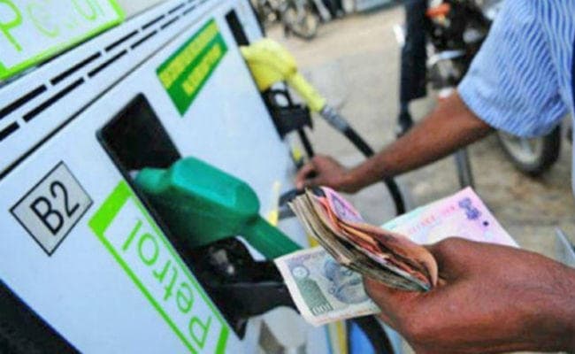 Petrol-Diesel पर 1 रुपये की राहत के नुकसान की भरपाई करने से तेल कंपनियों का इनकार