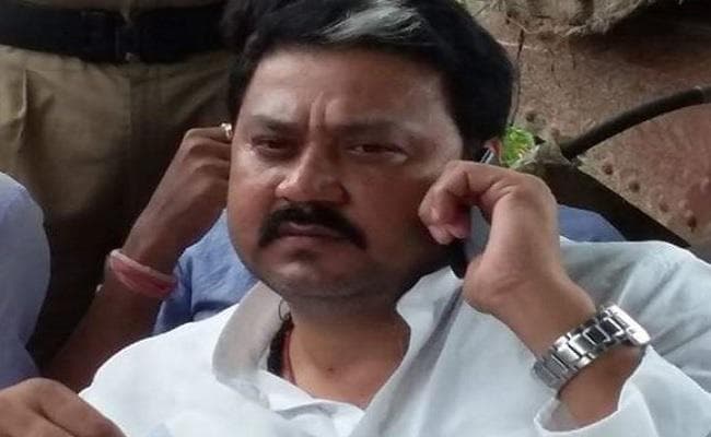हवाई फायरिंग के आरोपी बिहार के पूर्व विधायक हमारी पार्टी का नहीं : जदयू