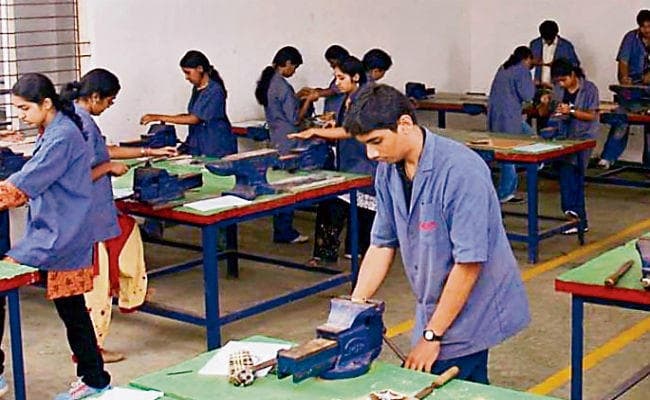 पटना : उपकरणों का अभाव, कैसे दक्ष होंगे छात्र, 148 सरकारी आइटीआइ में 73 हैं संबद्ध
