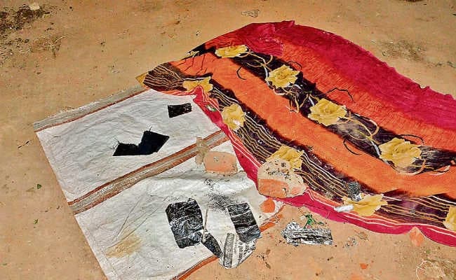 देवघर :  पुराना सदर अस्पताल  कैंपस बना मदिरालय तो, नशेड़ियों ने शिक्षा के केंद्र को भी नहीं छोड़ा