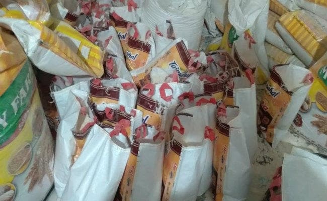 गिरिडीह में भारी मात्रा में नकली सरसो तेल व आटा बरामद, मिनी फैक्‍ट्री का भंडाफोड़