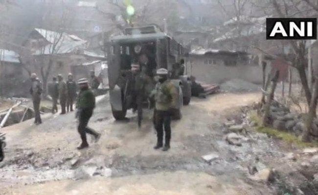 पुलवामा में सुरक्षाबलों के साथ मुठभेड़ में तीन आतंकी ढेर, एक जवान घायल