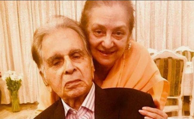 दिलीप कुमार और सायरा बानू ने बिल्डर को मानहानि का नोटिस भेजा