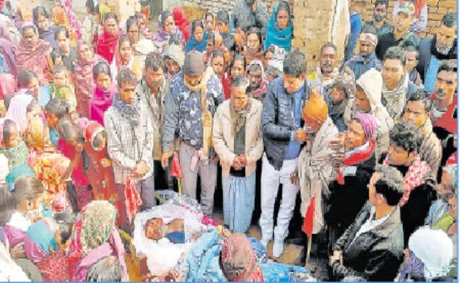 एक साथ उठी चार अर्थियां, मंजर देख नम हुई हर आंखें