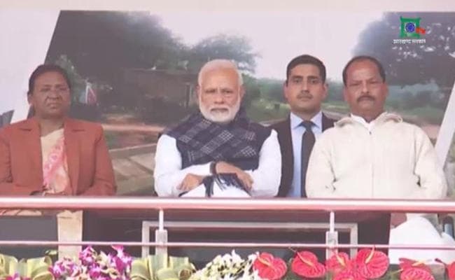 Jharkhand : कुछ लोग देश के किसानों को कर्जमाफी के नाम पर बहला रहे हैं : PM Modi