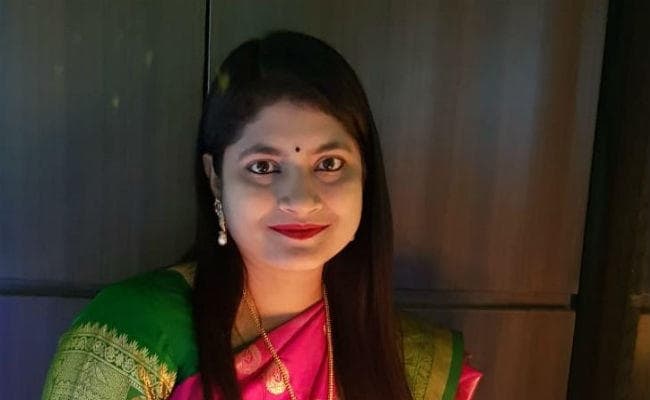 जानिए कौन हैं चर्चित आईएएस बी चंद्रकला जिनके आवास पर सीबीआई ने मारा छापा