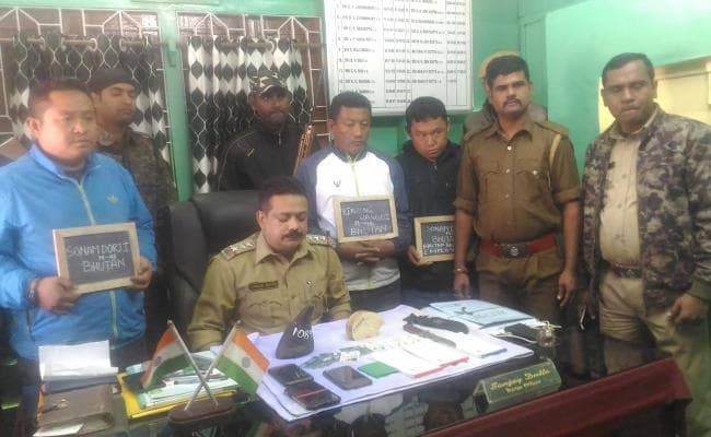 सिलीगुड़ी में हाथी दांत और गैंडे के सींग के साथ तीन अंतरराष्ट्रीय तस्कर गिरफ्तार