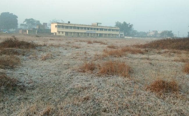 हर सुबह बर्फ की चादर से ढक जाता है बड़कागांव, न्यूनतम तापमान 3 डिग्री पहुंचा