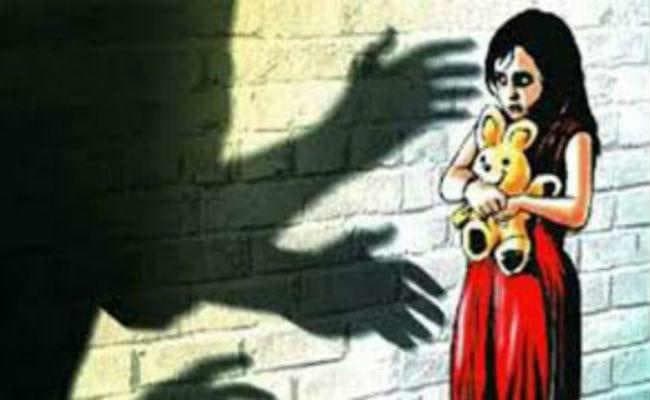 बालिका गृह कांड : बालिका गृह की बच्चियों को भोजपुरी गाना ”जब मैं आयी सुहाग वाली रतिया” पर नचाती थी मधु