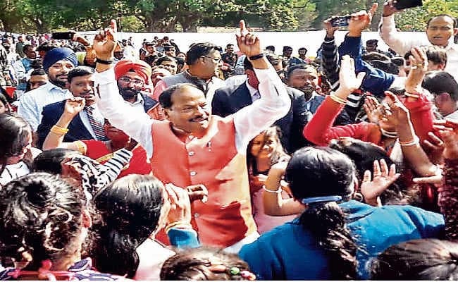 जमशेदपुर :  संस्कृति नष्ट करने में जुटी हैं विदेशी शक्तियां : रघुवर