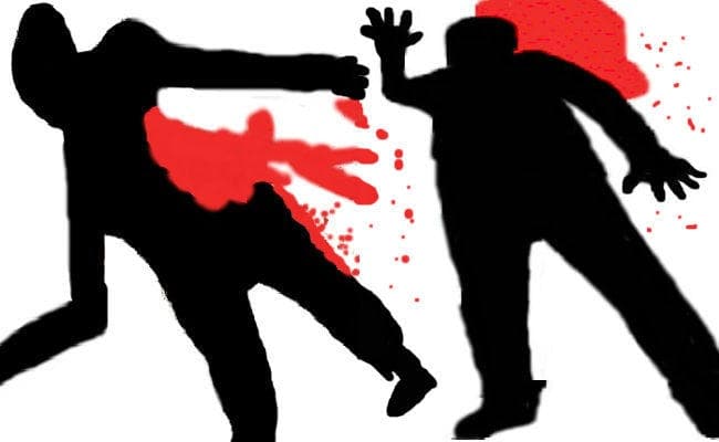 भूमि विवाद में चाचा-भतीजा की गोली मार कर हत्या, उग्र ग्रामीणों ने आरोपित के घर में लगायी आग