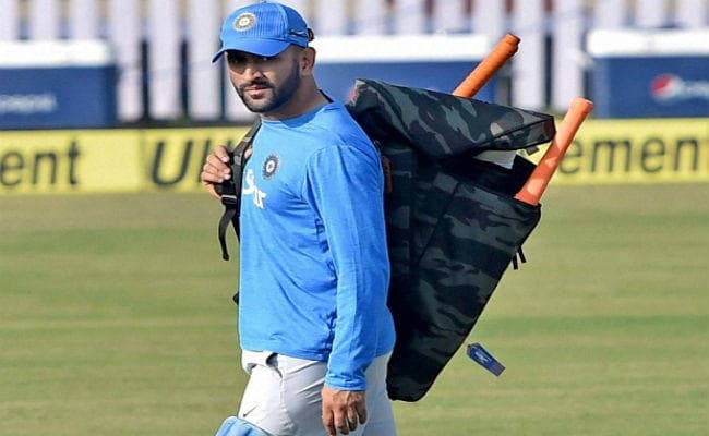 #INDvsAUS : धौनी और रोहित शर्मा वनडे सीरीज के लिये ऑस्ट्रेलिया रवाना