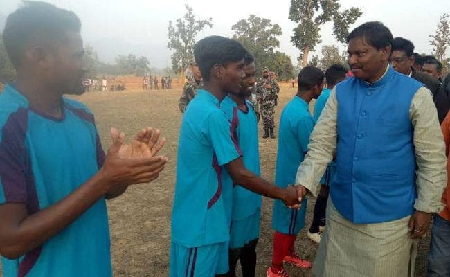 अरुवां को हराकर मोहन ग्रुप बना चैंपियन, अर्जुन मुंडा ने किया पुरस्कृत