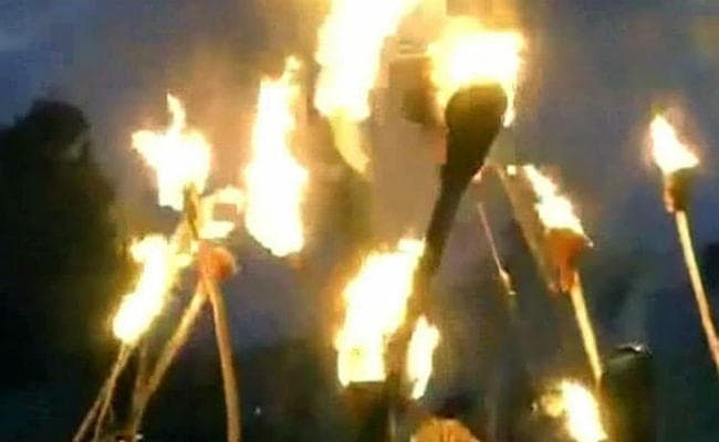 मजदूर यूनियनों की हड़ताल आज से मशाल जुलूस निकाल की नारेबाजी