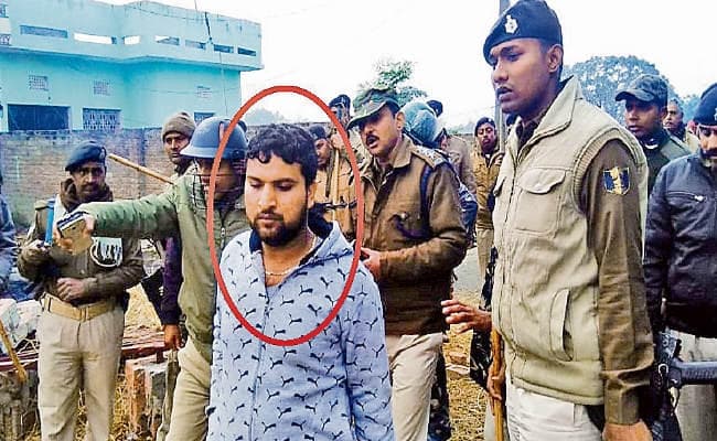 गोपालगंज : भूमि विवाद में चाचा-भतीजे की हत्या भीड़ ने आरोपित के घर को जलाया