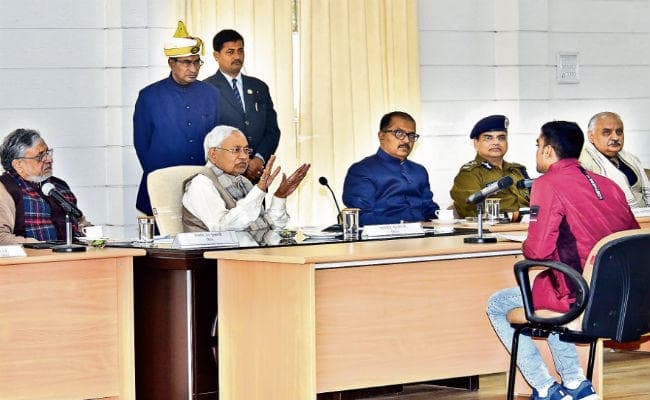 पटना : शहर की मुख्य सड़कों की डिवाइडर व फुटपाथों पर लगाये जायेंगे ग्रिल