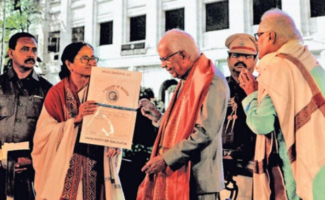 कोलकाता : अब 65 वर्ष तक सेवा दे सकेंगे कॉलेज शिक्षक