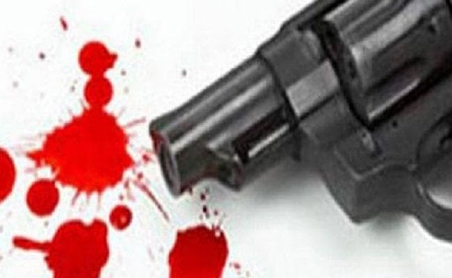 गुजरात में वरिष्ठ भाजपा नेता की चलती ट्रेन में गोली मारकर हत्या