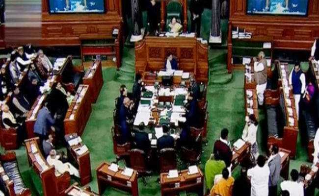 #Reservation Bill : लोकसभा में 3 के मुकाबले 323 मतों से पारित हुआ गरीब सवर्ण आरक्षण बिल