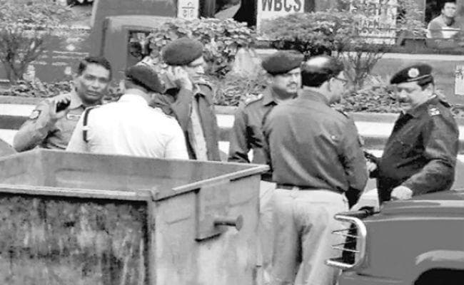 कोलकाता : हड़ताल समर्थकों ने की मेट्रो रोकने की कोशिश