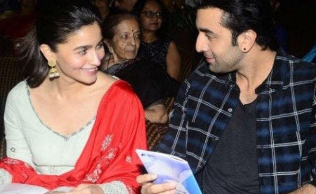 रणबीर कपूर और आलिया भट्ट को बहन रिद्धिमा ने दिया ये खास तोहफा