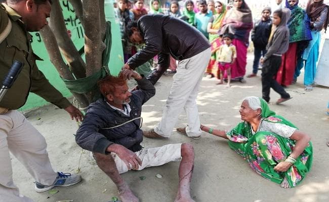 बड़े भाई पर जानलेवा हमला करने वाले आरोपित को ग्रामीणों ने पहले जमकर पीटा, फिर...